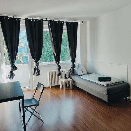 Ferienwohnung Monteurwohnung Messewohnung Duisburg Sued Grenze Duesseldorf 6 Personen Exterior photo